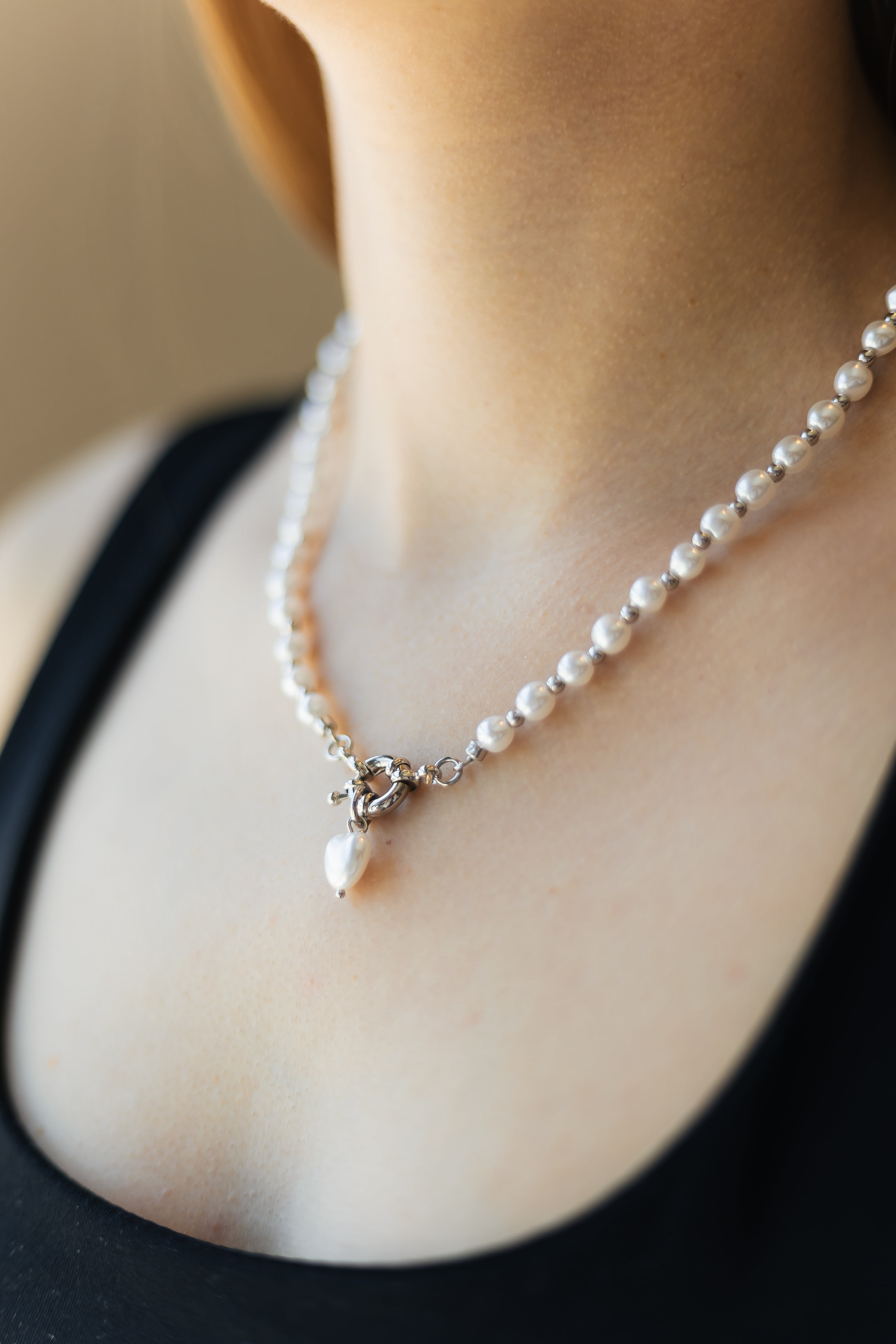 Pearl Necklace with Heart Pendant – Gold or Silver Plated