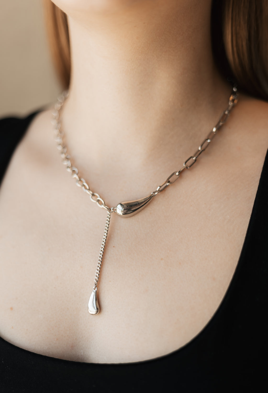 White Gold Plated Drop Pendant Necklace – Modern Chain Necklace 40+5 cm