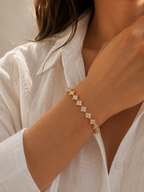Gold-Plated Four-Leaf Clover CZ Bracelet – Adjustable 17 + 2.5 cm